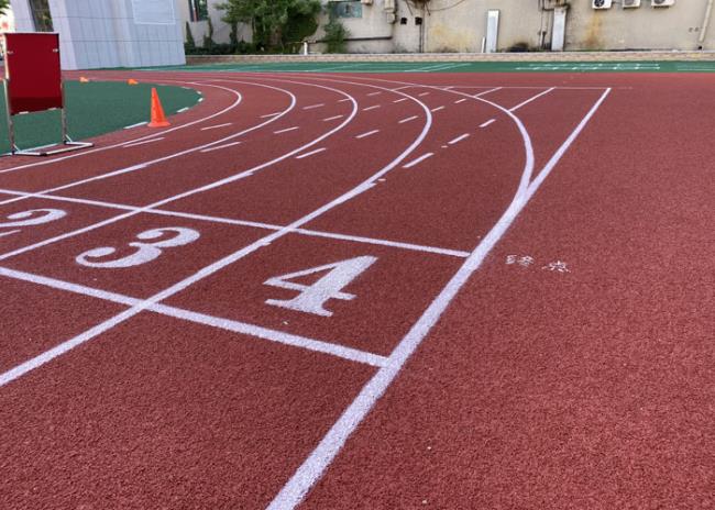 复合型塑胶跑道的特点介绍