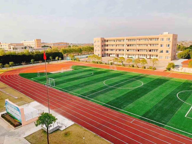 学校塑胶跑道应该怎么维护管理